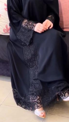 عباية غنوجه كريب ملكي رقمها L35
