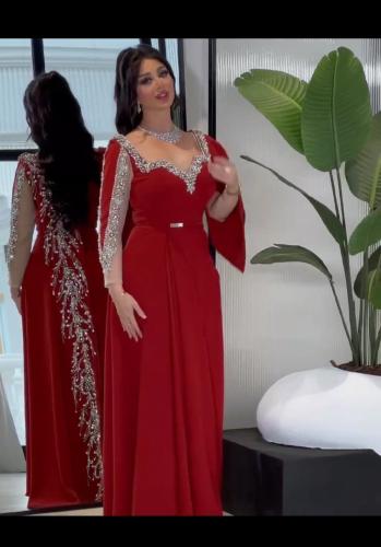 فستان سهرة أحمر