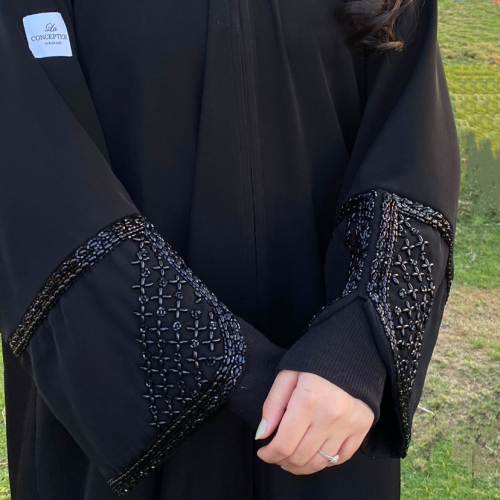 SB0053عباية كلوش مطرزه الاكمام والطرحه