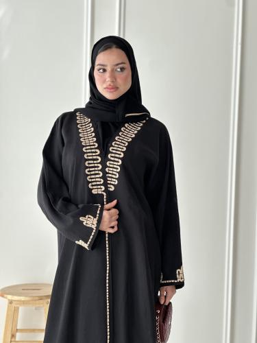 عباية بلون الاسود مطرزة تطريز فاخر في الاكمام والا...