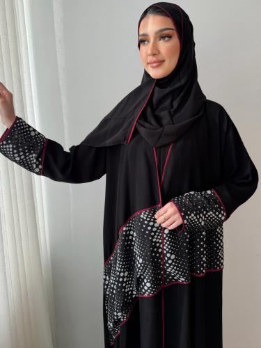 عباية مميزة عمليه مع تدخيله قماش شيفون مشجر