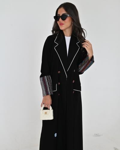 ‎عبايه رسمية قماش كريب ملكي مع كتان في الاكمام مزي...