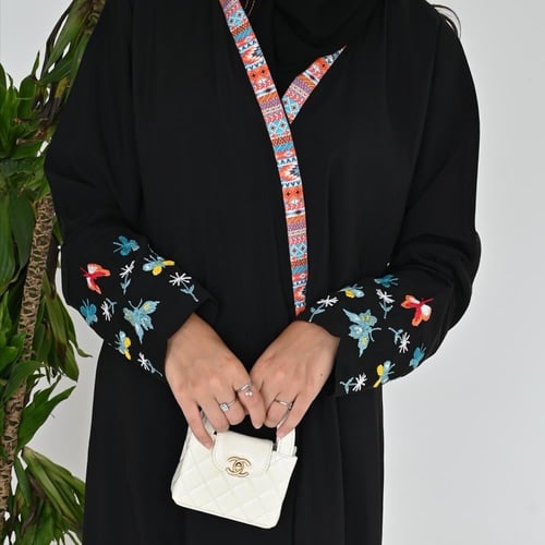 عبايه صيفي فاخرة من حرير مغسول – بتطريز يدوي جذاب...