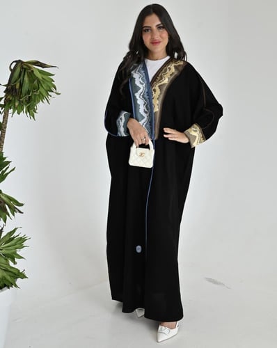 عبايه مميزة باختلاف تصميمها والوانها الرائعة الممي...