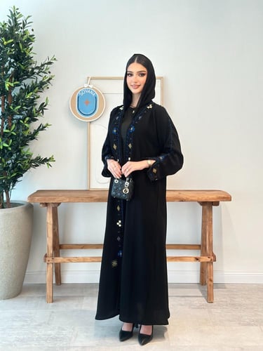 عباية فاخرة بتطريز يدوي مميز