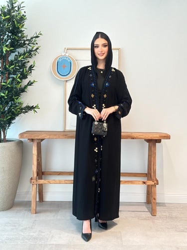 عباية فاخرة بتطريز يدوي مميز