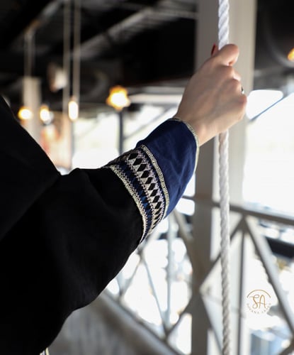 عباية قماش لينن بحريني بتطريز فاخر