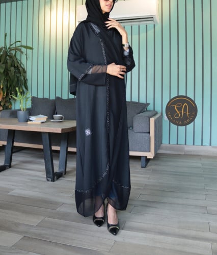 عباية قماش مكس بين كريب ملكي وشيفون من الامام بتطر...