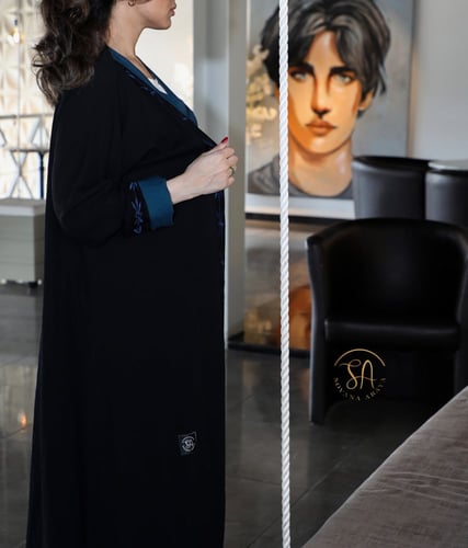 ‎عبايه قماش لينن بحريني بموديل طبقتين فستان وعبايه...