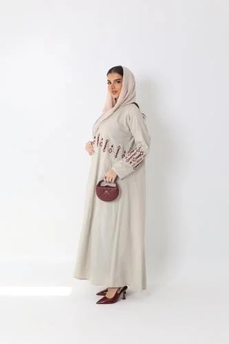 عباية انيقة بتطريز يدوي مميز