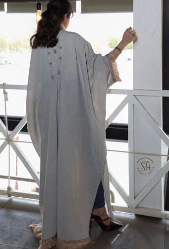 عبايه مشلح مميزه قماش لينن بحريني بلون بيج وبرونزي