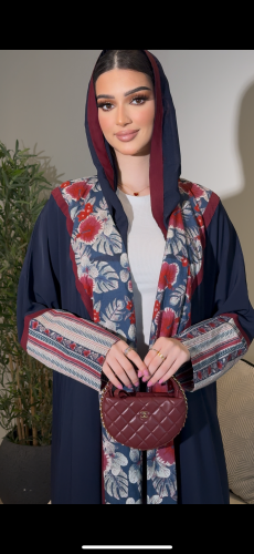 عباية كحلي مطرزة مميزة بمزيج مختلف من الاقمشة والن...