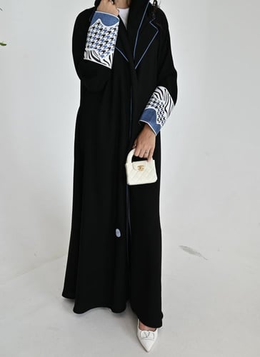 عباية قماش كريب ملكي عمليه صيفيه ناعمه مزينه بكلفه...