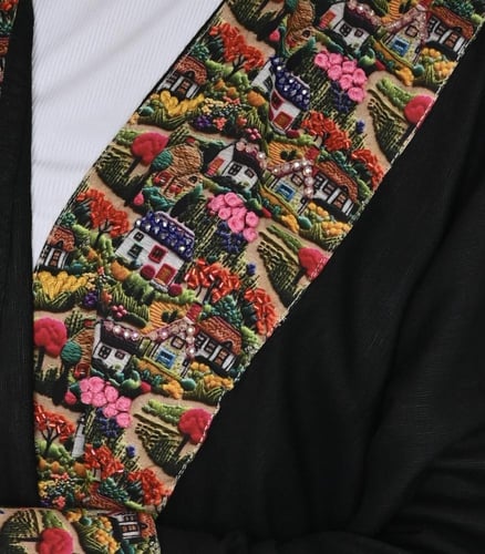 عبايه قماش لينن طبيعي بارد صيفي مزينه بتطريز يدوي...