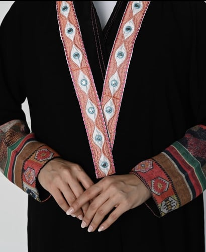 عبايه قماش كريب ملكي ممزوجه بقماش لينن كتان فاخر و...