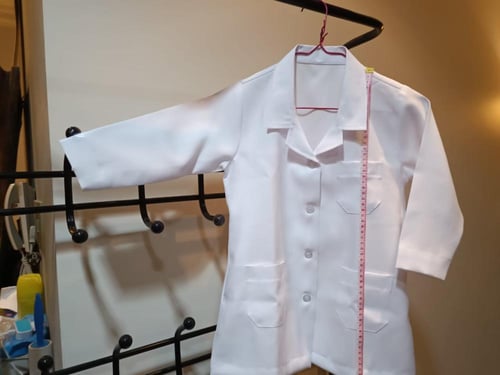 بالطو للأطفال 2جيوب كبيره واحد جيب بالصدر زراير وح...