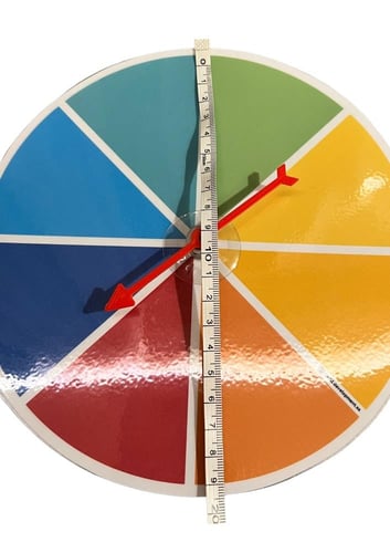 عجلة مغناطيسية مع سهم