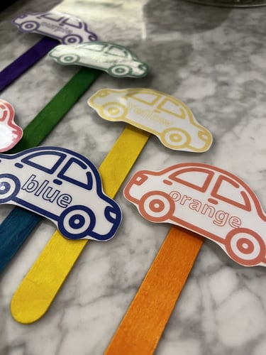 تطابق السيارات بالاعواد الملونة(انجليزية)