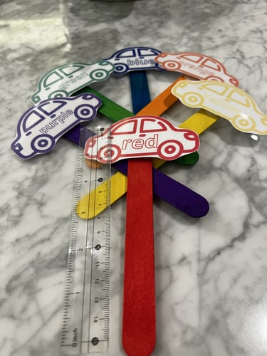 تطابق السيارات بالاعواد الملونة(انجليزية)