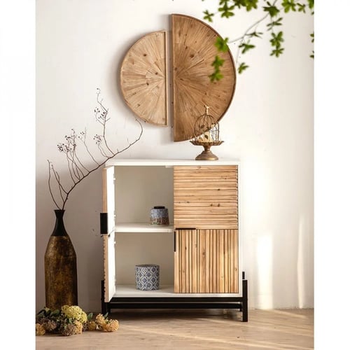 خزانة خشبيه