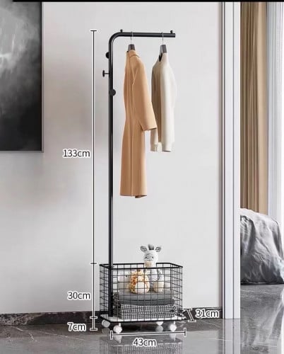 سلة و علاقة ملابس بعدة الوان