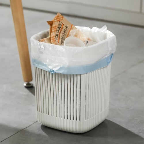 سلة مهملات بعدة ألوان