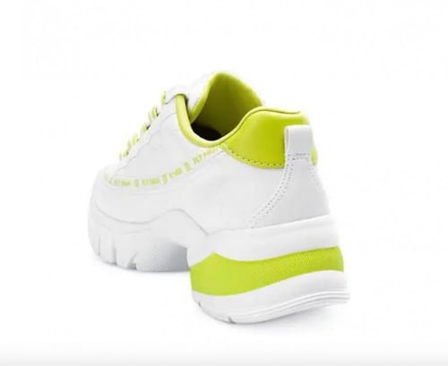 حذاء رياضي ابيض مع فسفوري