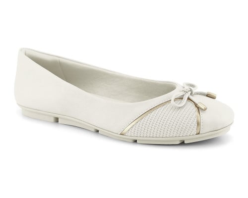 أحذية فلات اوف وايت