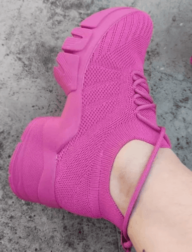 حذاء رياضي بينك