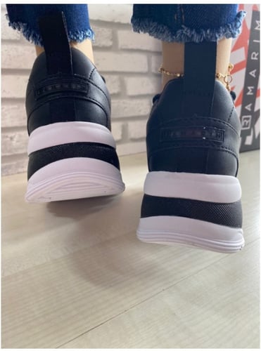 حذاء رياضي اسود مع ابيض كعب 6 سم مع اسود