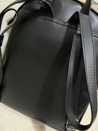 شنطة ظهر نسائية سوداء