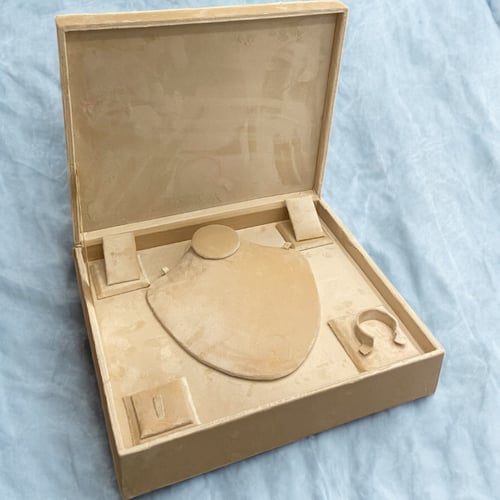 علب طقم الملكه ( الشبكة)