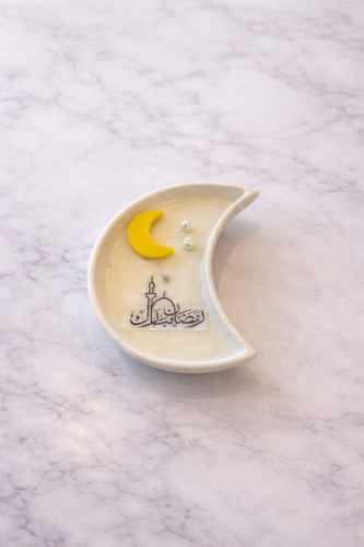 شمعة هلال صغيرة