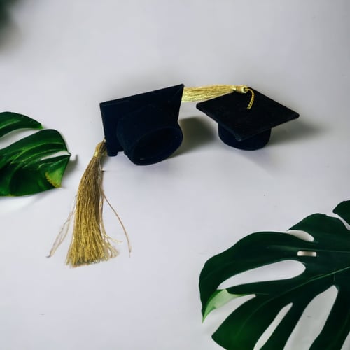 قبعات تخرج ميني للتوزيعات12 حبه