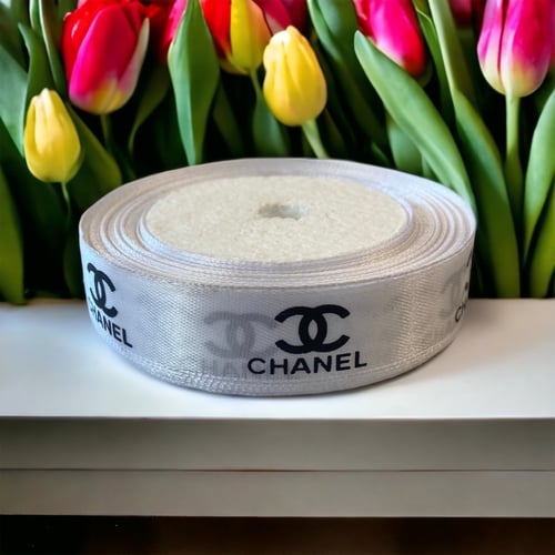 شرائط ماركة شانيل أبيض حبة واحده