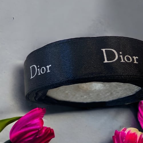 شريطه ماركة ديور أسود بكتابة أبيض حبة واحده