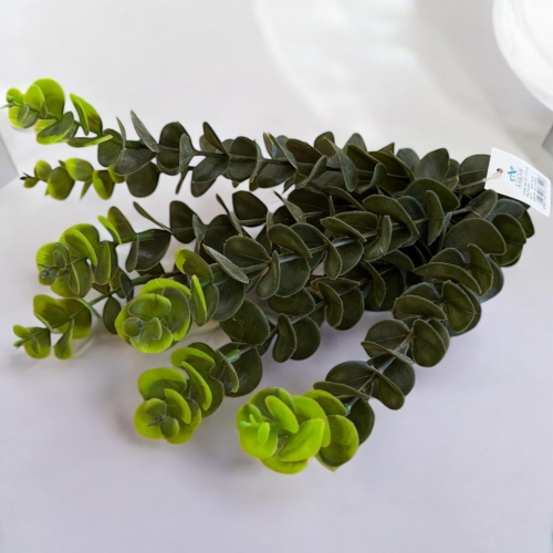 ورد صناعي أخــــضر