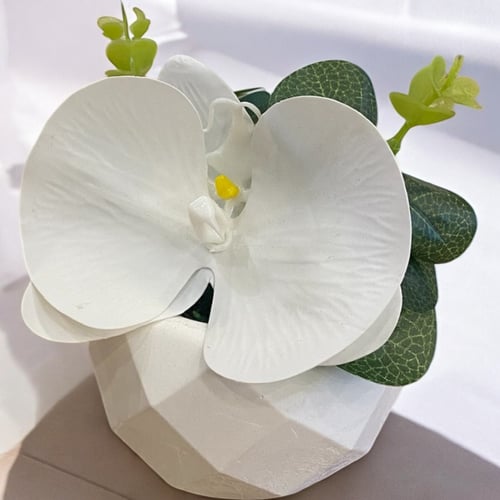 فازة لطاولة الخدمه