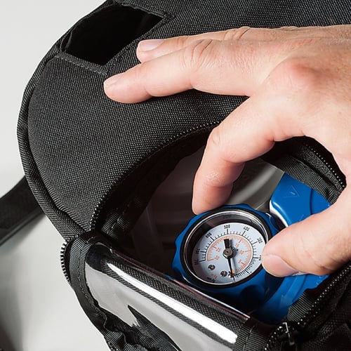 جهاز شفط متنقل مع بطارية امريكي، لسحب سوائل الجسم...