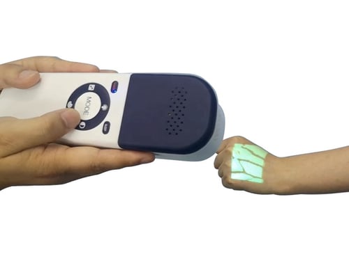 جهاز ذكي ودقيق لتحديد الأوردة بسهولة QV500