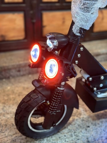 سكوتر الوحش المطوّر ببطارية 48 فولت ومحرك 1000 واط