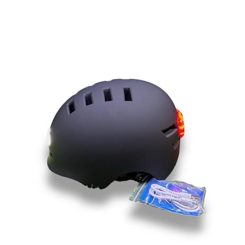 خوذة مع لمبات امامي وخلفي لون اسود