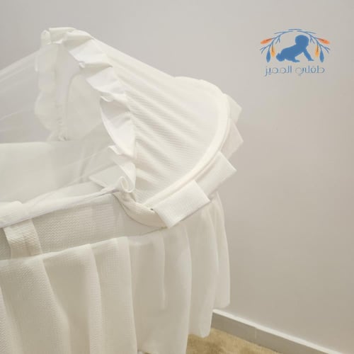 سرير سلة موسى شيال أبيض منقط ناعم