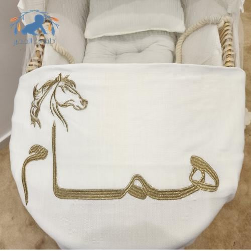 بطانية كلوش + تصميم وتطريز