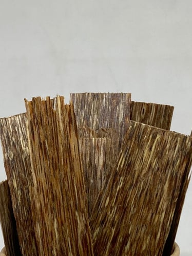 رقائق العود الفتنامي + المبخرة الالكترونية