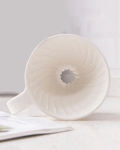 قمع V60 سيراميك متعدد الاحجام والالوان