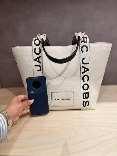 شنطة مارك جاكوبس/توت باق مقاس كبير