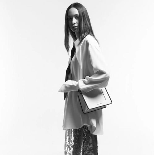 شنطة تشارلز اند كيث/مقاس مديم