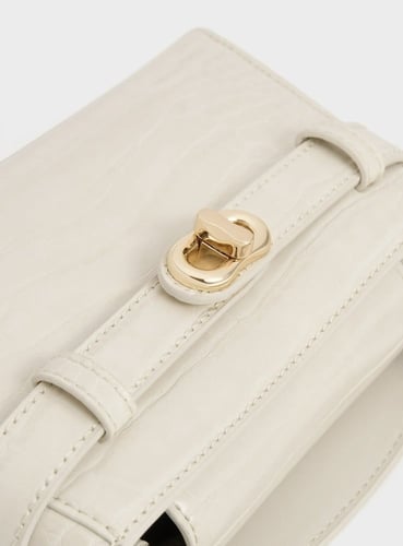 شنطة تشارلز اند كيث