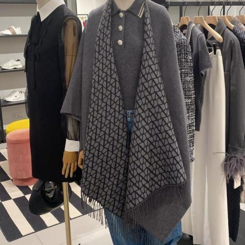 سكارف فالنتينو غارافاني